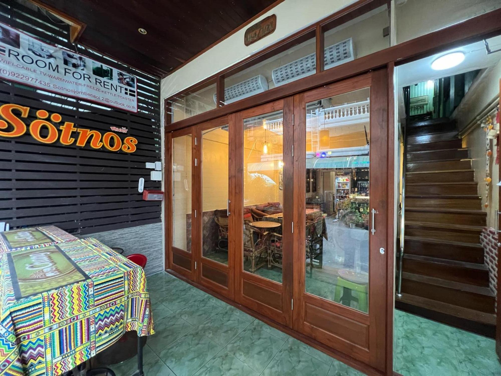 Soetnos Hotel Jomtien Beach Exterior foto